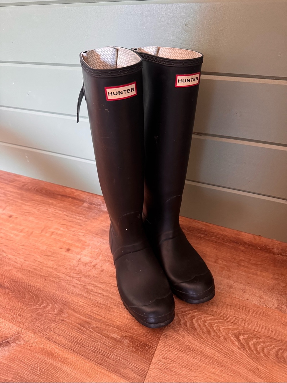 Hunter Men’s Tall Black Rubber Rain Boots